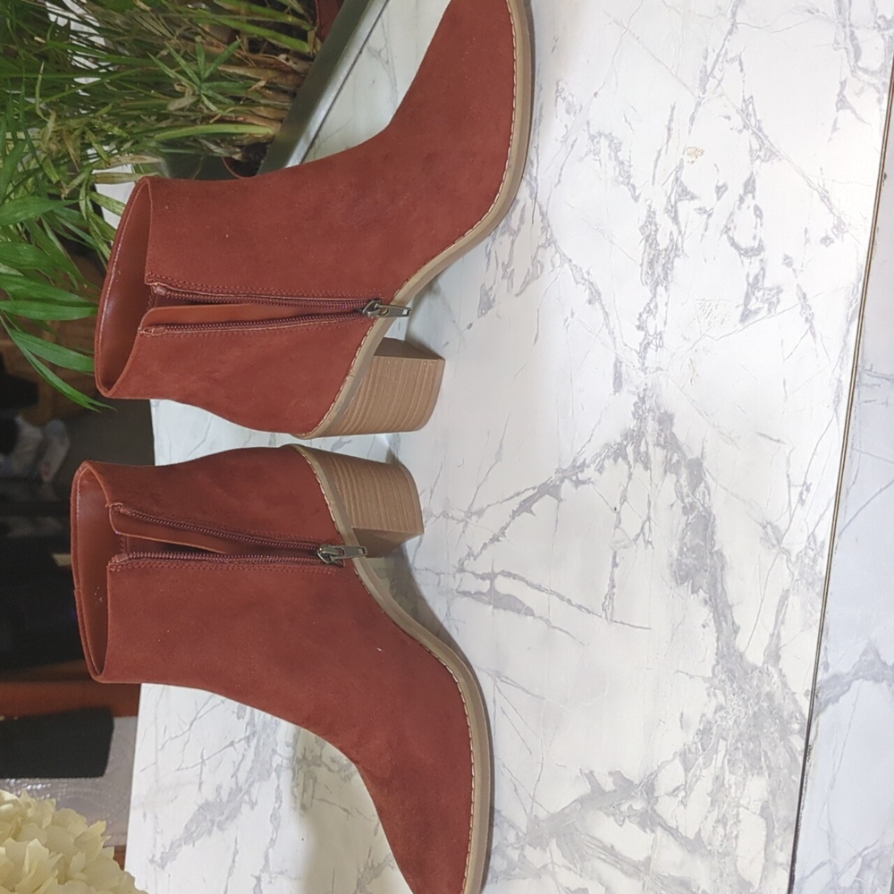 Chic Rust Ankle Booties - Picture 2 of 4